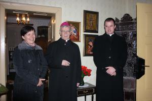 Škof Lipovšek na razstavi jaslic v Zavodu Stanislava 5